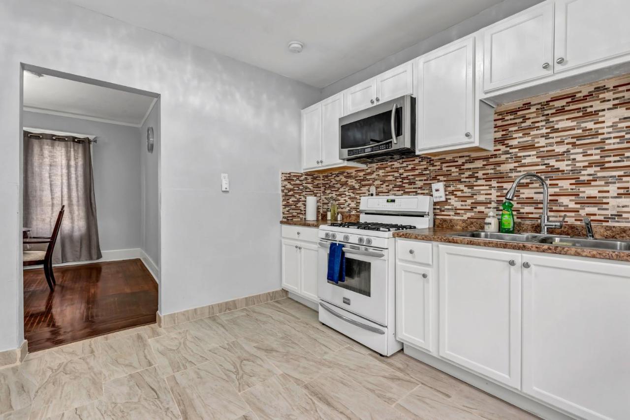 Вілла Renovated Main Floor Large 3 Bed House Баффало Екстер'єр фото